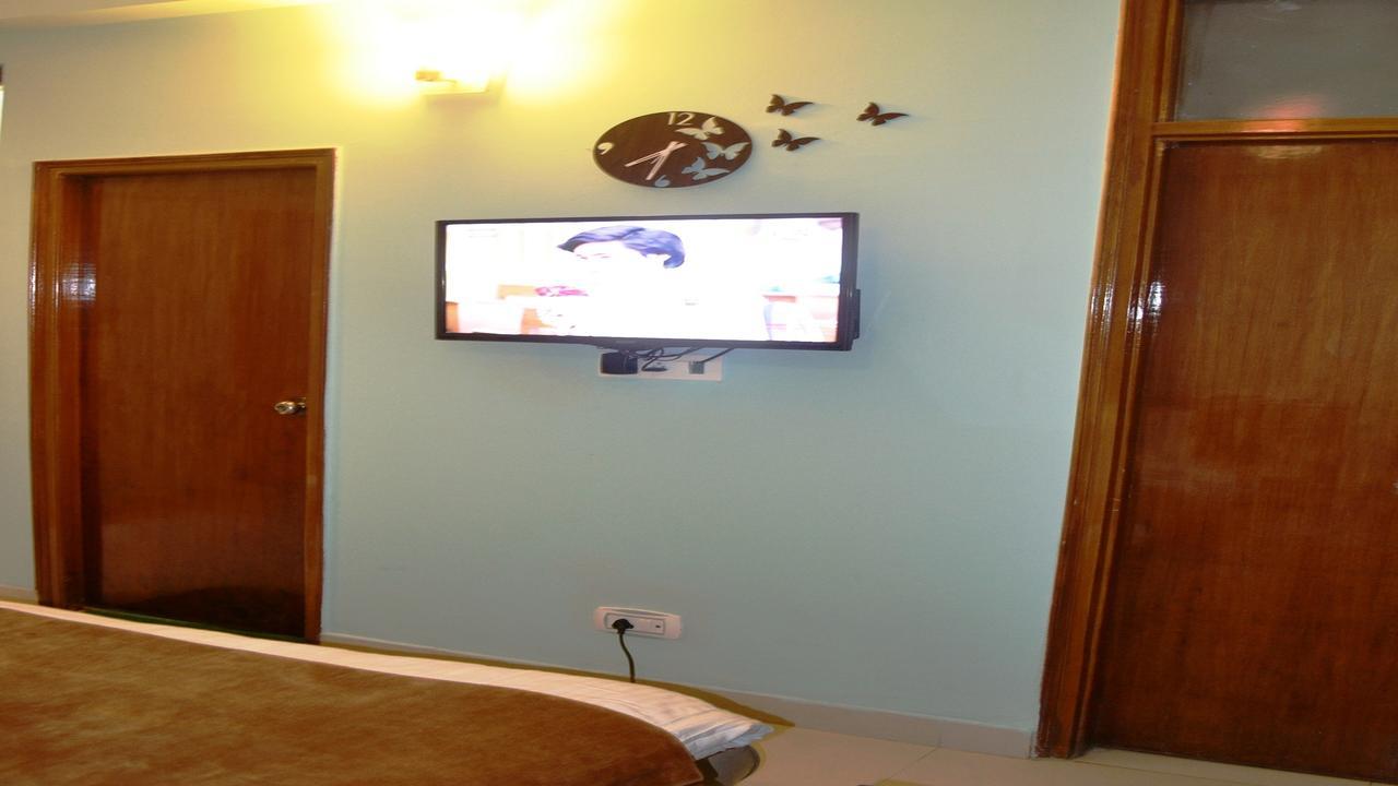 Oyo 19024 Majestic Oak Bush Hotel Mussoorie Exterior photo